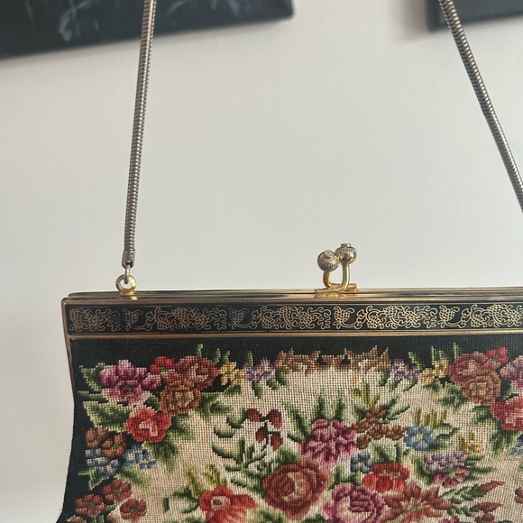 Antique floral tapestry clutch purse - Picture 7 of 11